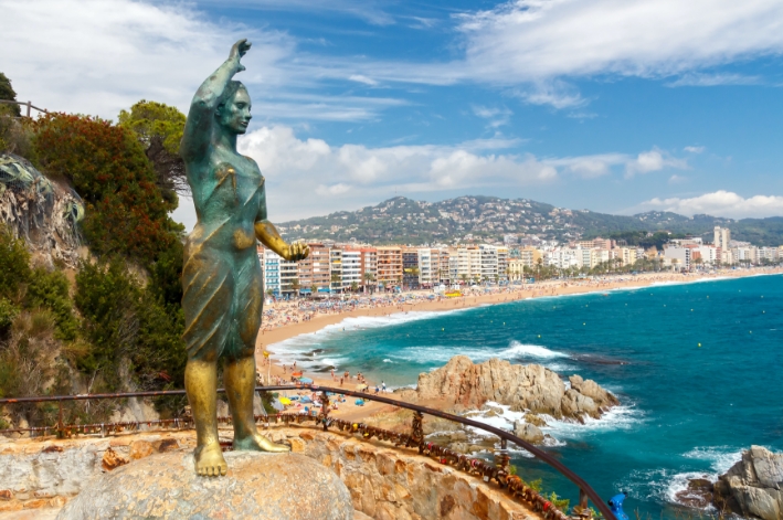 The Dona
                Marinera viewpoint in Lloret de Mar