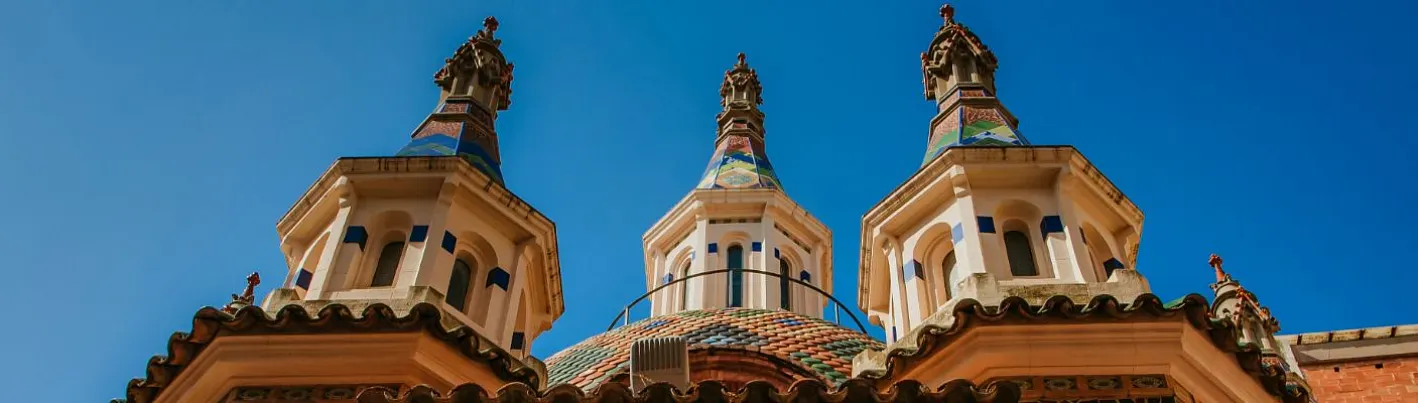 Iglesia de Sant Romà, un edificio de estilo gótico y modernista
