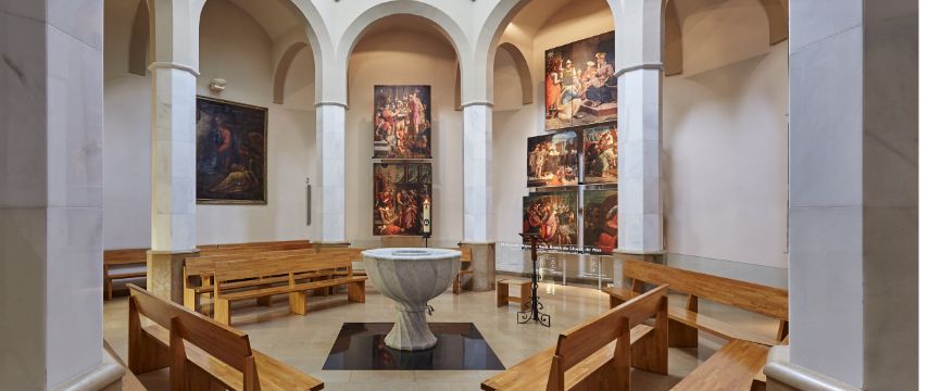 innenraum der taufkapelle der kirche sant romà lloret de mar