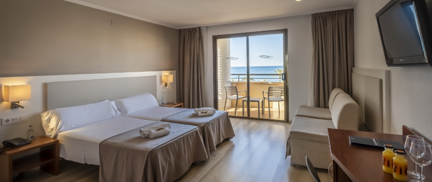 номер в отеле rosamar & spa lloret de mar