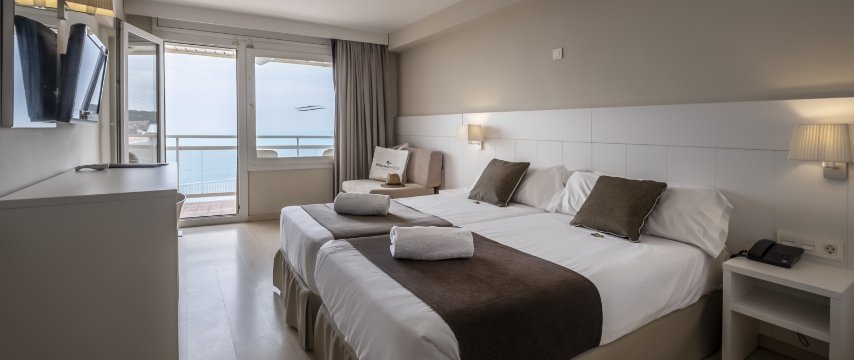 zimmer mit meerblick im hotel rosamar maxim lloret de mar